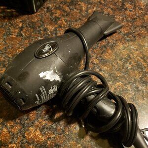 Blowdryer, it works